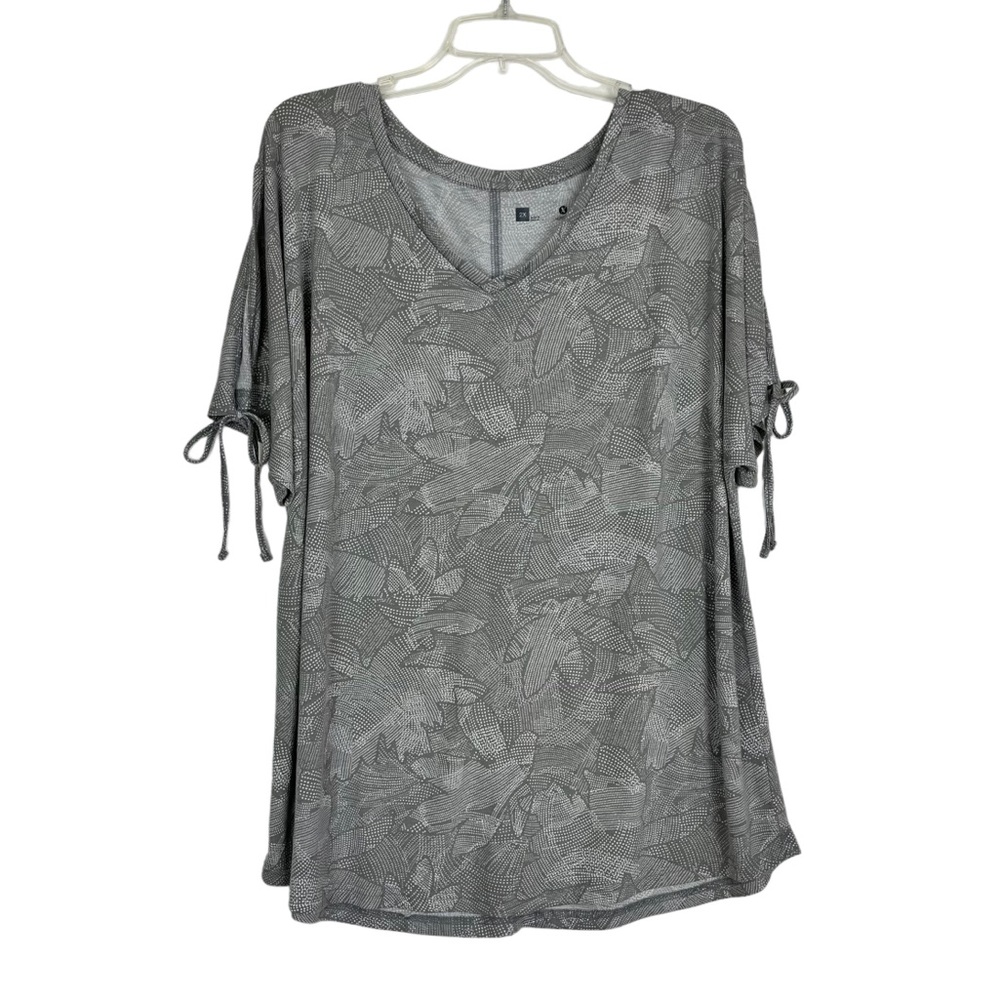 Xersion Gray and White Top with Ties at Sleeves
